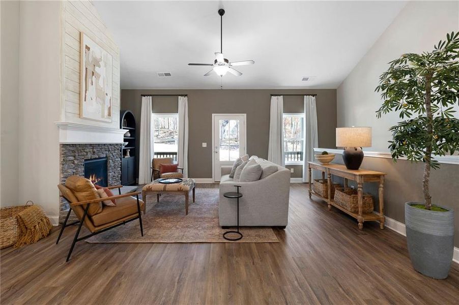 Furnished interior view inside a new home in , Waleska (Image 6).