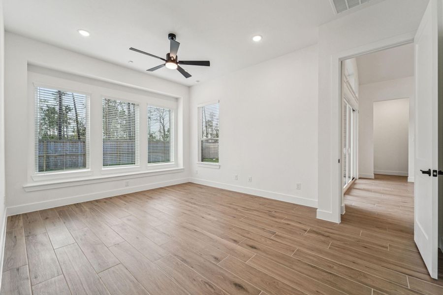 Spacious, unfurnished interior of a new home in Evergreen, Conroe (Image 28). Spacious, unfurnished interior of a new home in Evergreen, Conroe (Image 28).