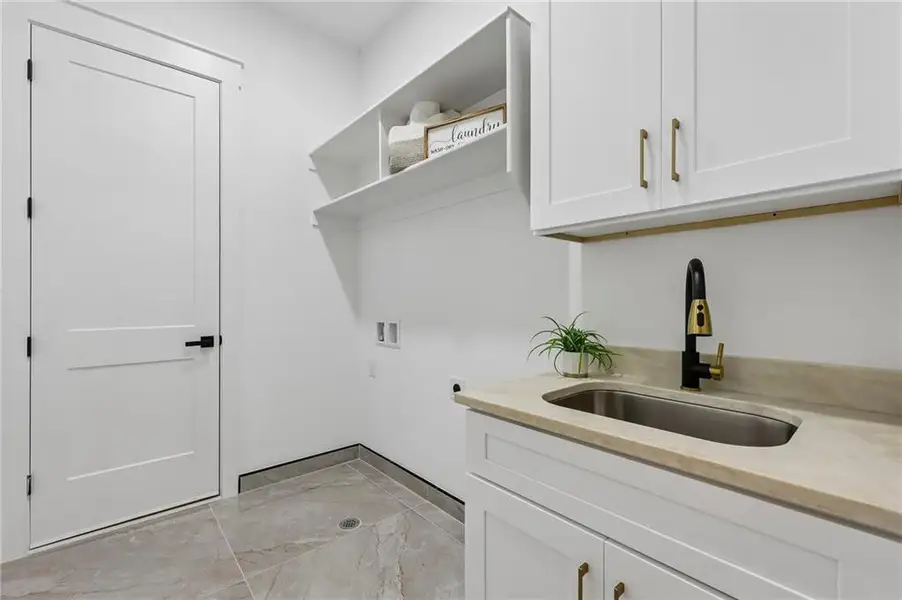 Furnished interior view inside a new home in , Buford (Image 18).