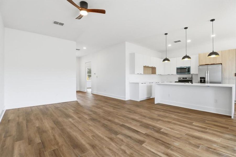 Spacious, unfurnished interior of a new home in , Beverly Hills (Image 28). Spacious, unfurnished interior of a new home in , Beverly Hills (Image 28).