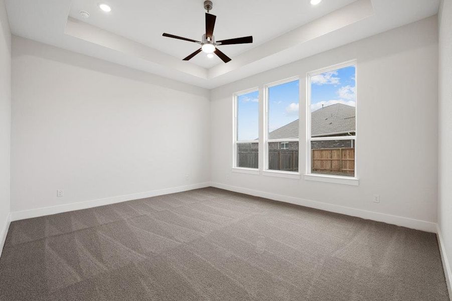 Spacious, unfurnished interior of a new home in Santa Rita Ranch, Liberty Hill (Image 24).