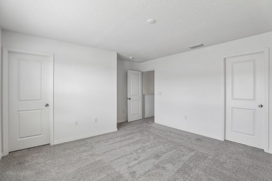 Spacious, unfurnished interior of a new home in Reserve at Forest Lake Townhomes, Lake Wales (Image 14).