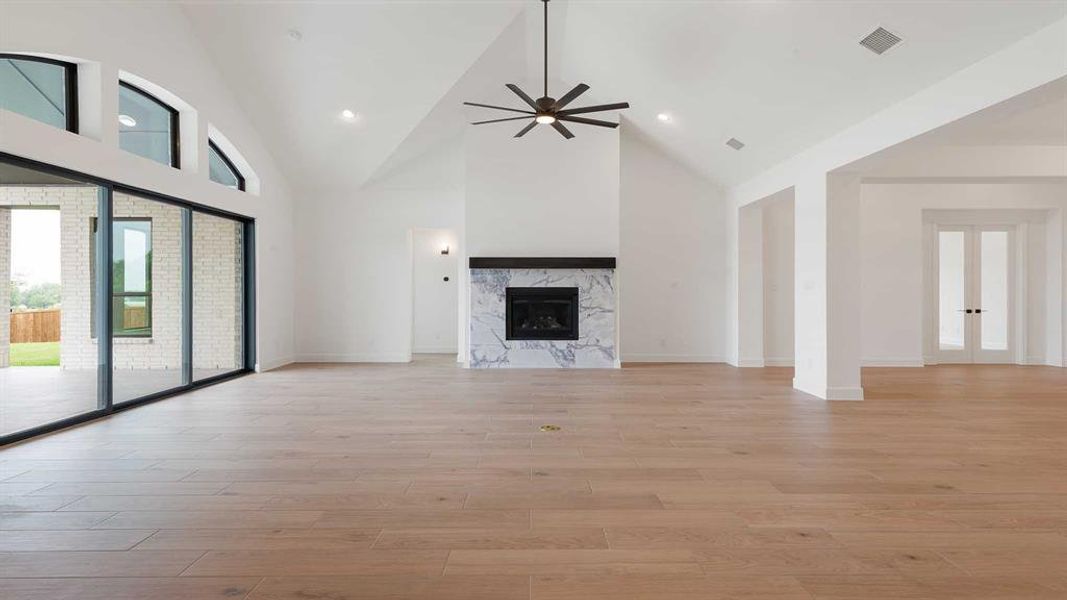 Spacious, unfurnished interior of a new home in Sweetgrass, Haslet (Image 17).