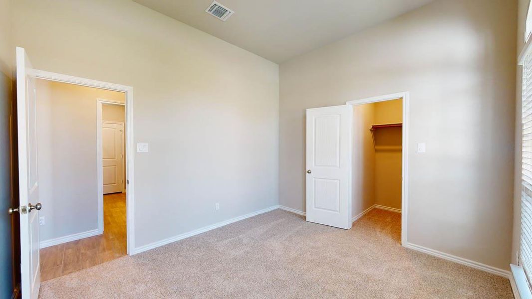 Spacious, unfurnished interior of a new home in Sterling Meadows, Salado (Image 12).