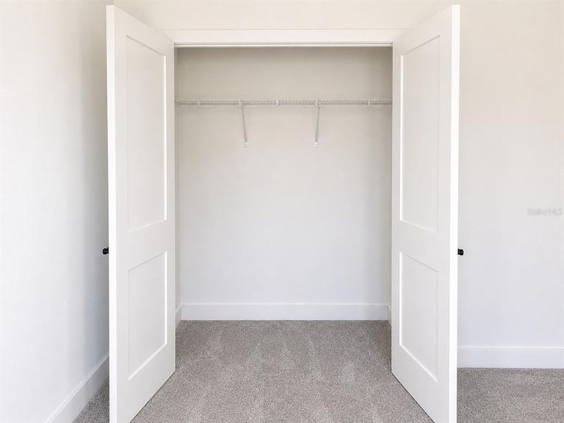 Spacious, unfurnished interior of a new home in Arbor Park, Leesburg (Image 5).