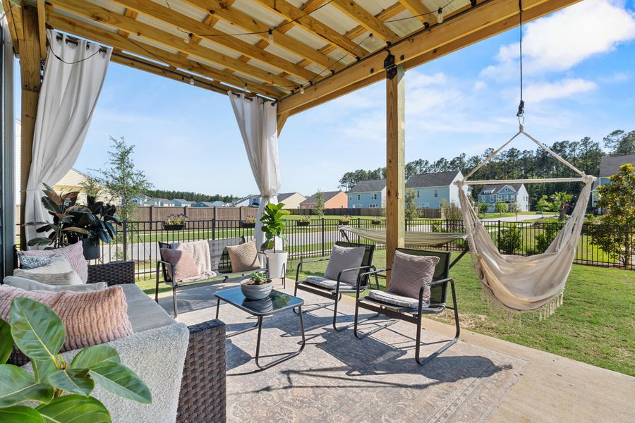 Community amenities in , Ravenel (Image 41).