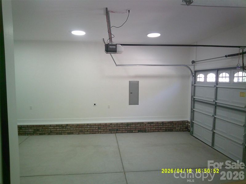 Spacious, unfurnished interior of a new home in , Mint Hill (Image 25).