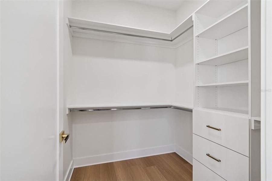 Spacious, unfurnished interior of a new home in , Tampa (Image 54).