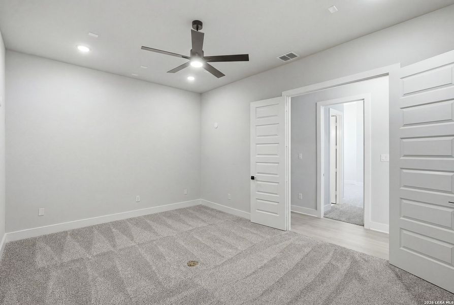 Spacious, unfurnished interior of a new home in Potranco Oaks, San Antonio (Image 21).