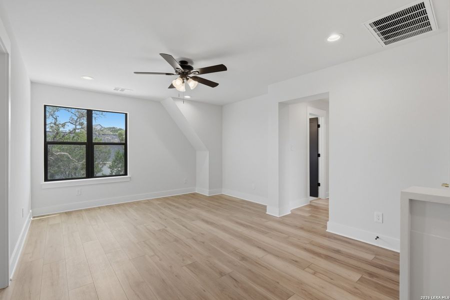 Spacious, unfurnished interior of a new home in , Spring Branch (Image 25).