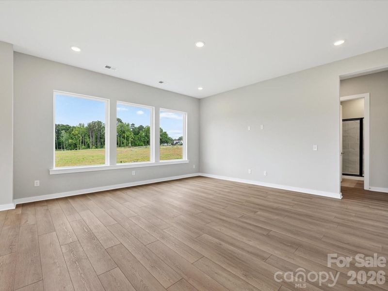 Spacious, unfurnished interior of a new home in Hardy Pond, Rock Hill (Image 27).