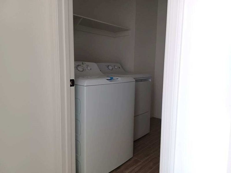 Laundry room, includes washer/dryer