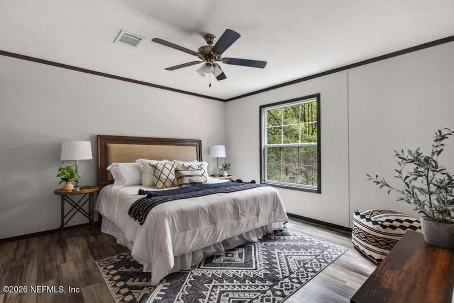 Furnished interior view inside a new home in , Middleburg (Image 47).