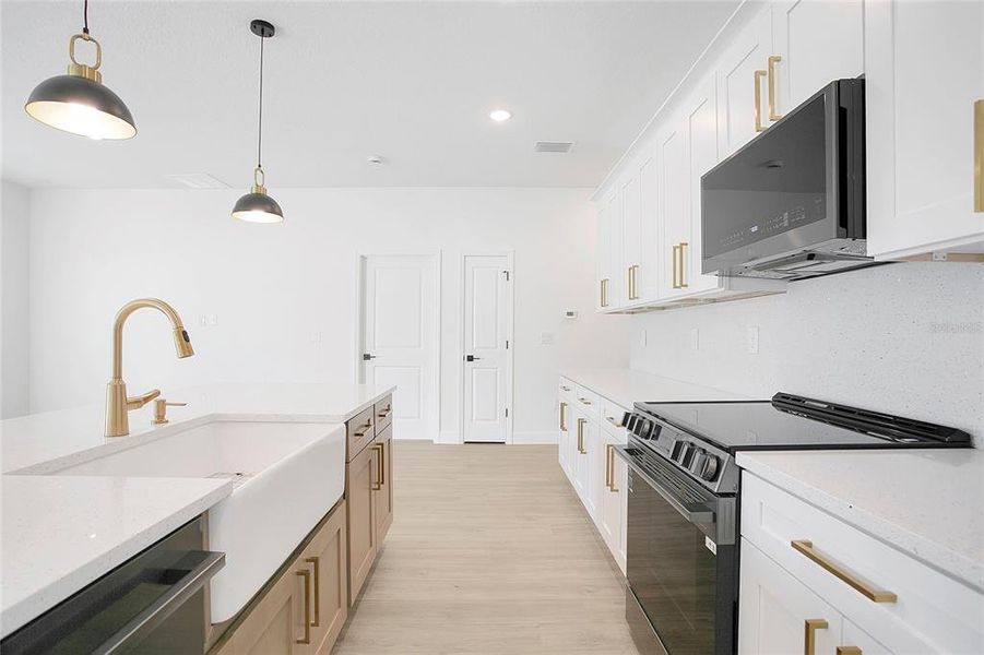 Furnished interior view inside a new home in , Ocala (Image 9).