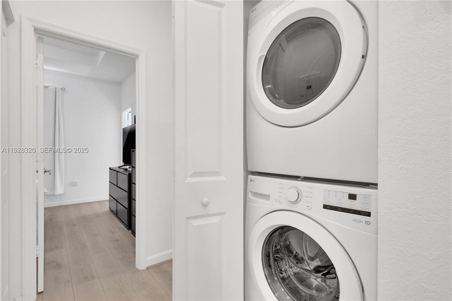 Furnished interior view inside a new home in , Homestead (Image 31).