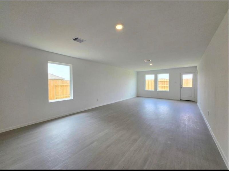 Spacious, unfurnished interior of a new home in The Grand Prairie: Cottage Collection, Hockley (Image 18).