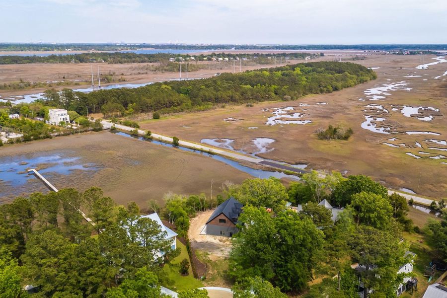 Image 98 of a home in .