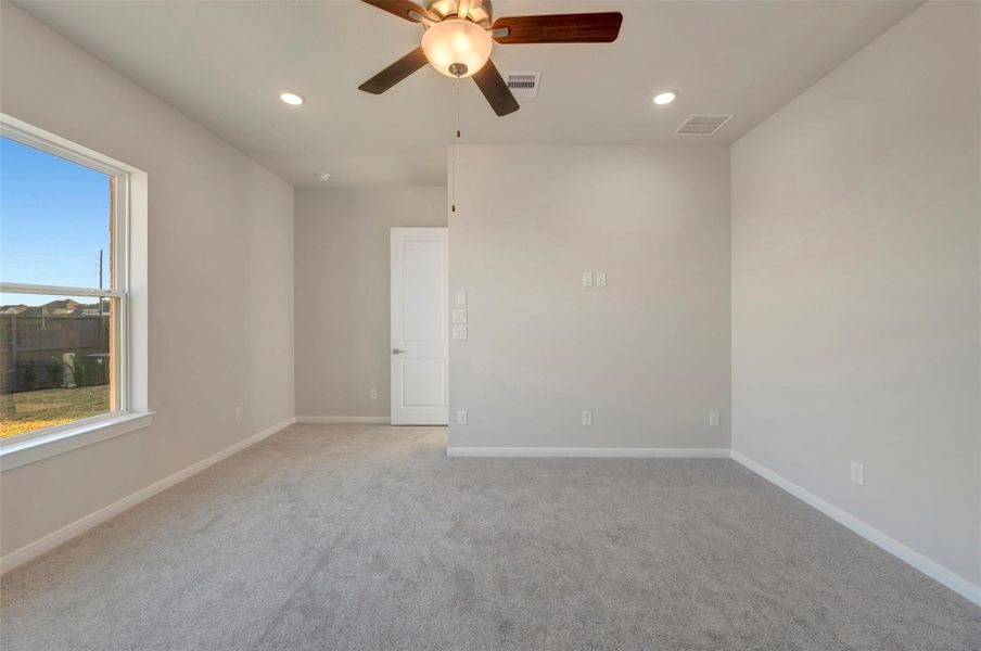 Spacious, unfurnished interior of a new home in The Grand Prairie 50’, Hockley (Image 19).