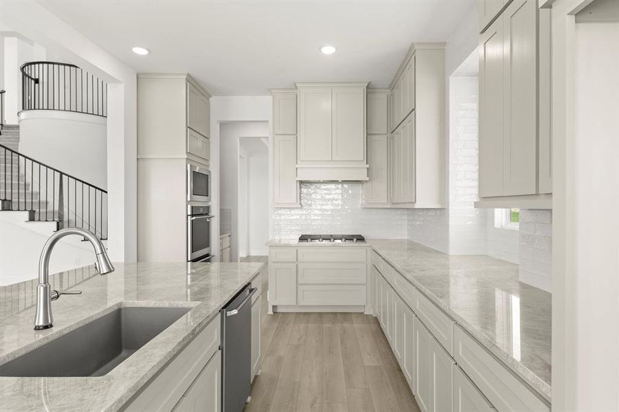 12. 9909 Polo Pitch - Kitchen (3) 12. 9909 Polo Pitch - Kitchen (3)