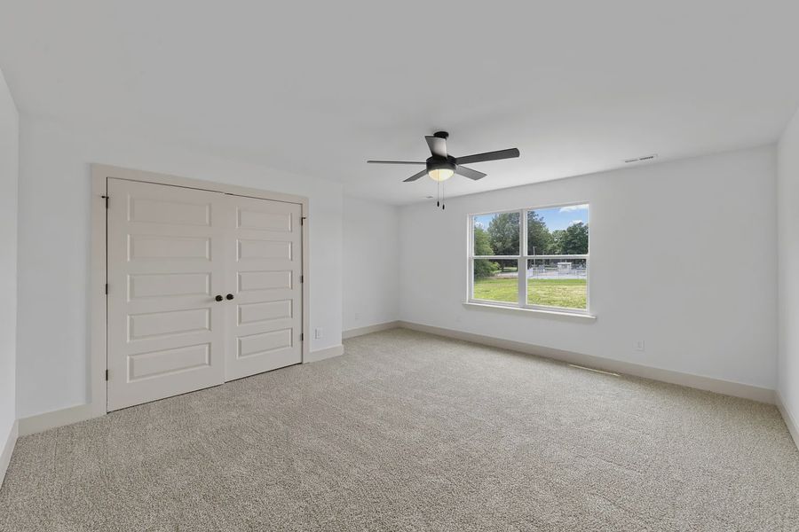 Spacious, unfurnished interior of a new home in Judah Hills, Portland (Image 13).