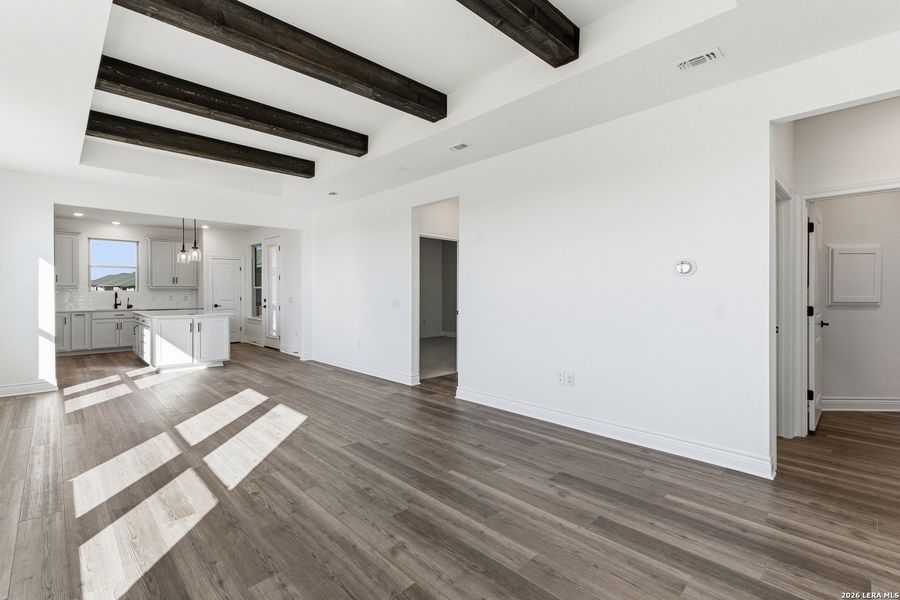 Spacious, unfurnished interior of a new home in Del Webb New Braunfels at Veramendi, New Braunfels (Image 28).