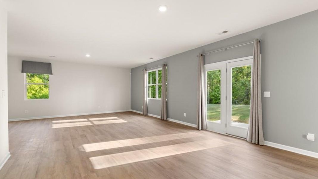 Spacious, unfurnished interior of a new home in Aurora Creek, Dallas (Image 14).