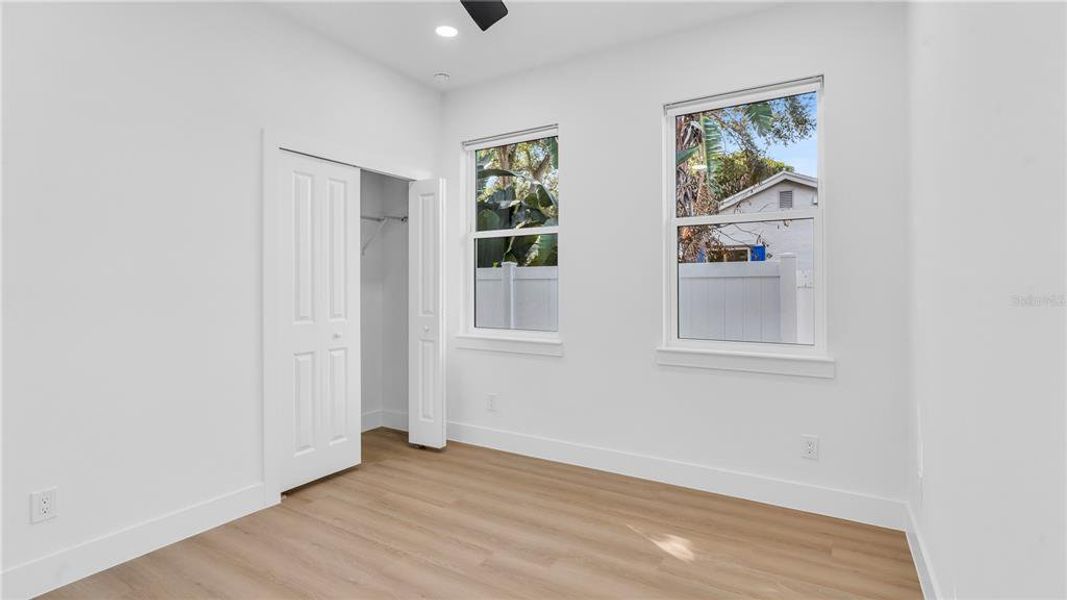 Spacious, unfurnished interior of a new home in , St. Petersburg (Image 24).