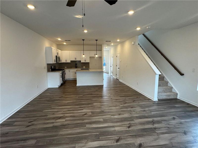 Spacious, unfurnished interior of a new home in Laurelwood, Douglasville (Image 24).