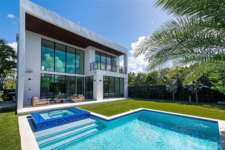 Exterior details and patio area of a home in , Miami (Image 26).