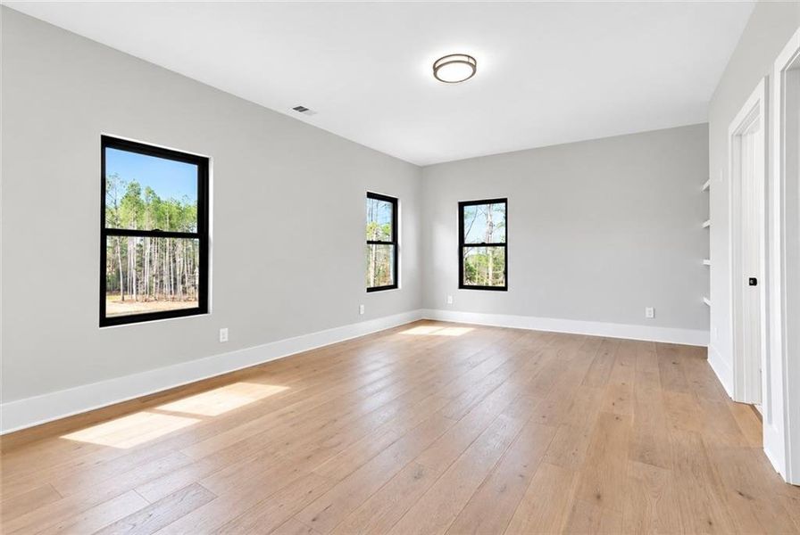 Spacious, unfurnished interior of a new home in , Milton (Image 75).
