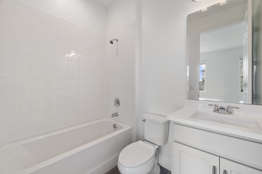 Representative furnished interior of a home built from the Newcastle by Risewell Homes in Park View at the Hills, Minneola (Image 6).