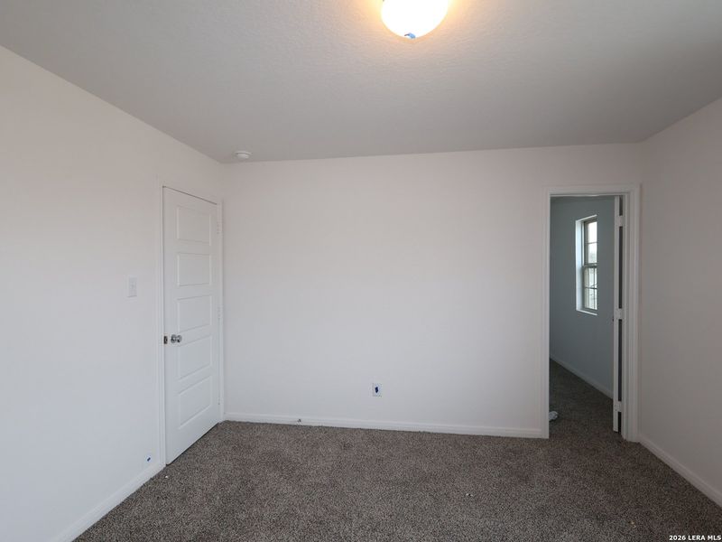 Spacious, unfurnished interior of a new home in Agave, San Antonio (Image 27).