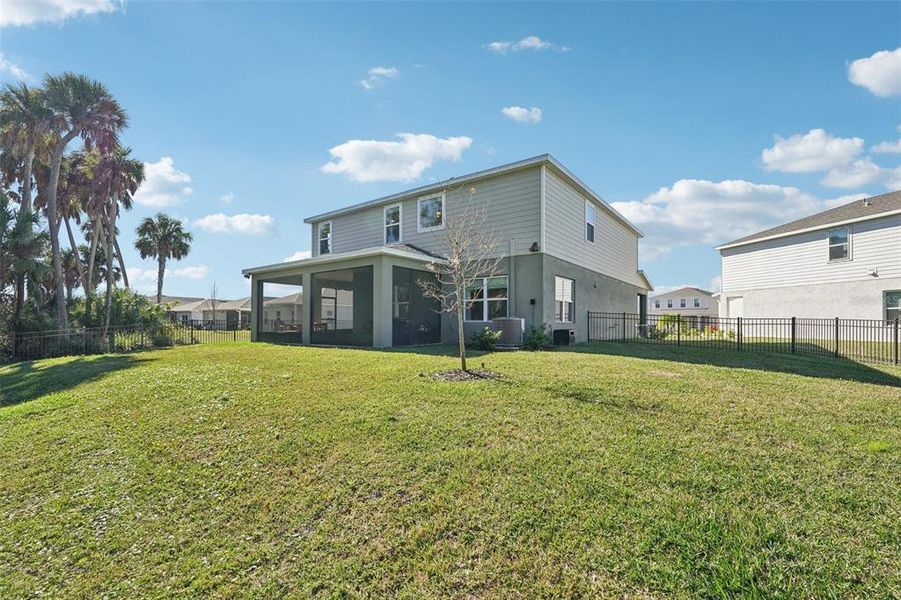 Exterior details and patio area of a home in , Parrish (Image 25).