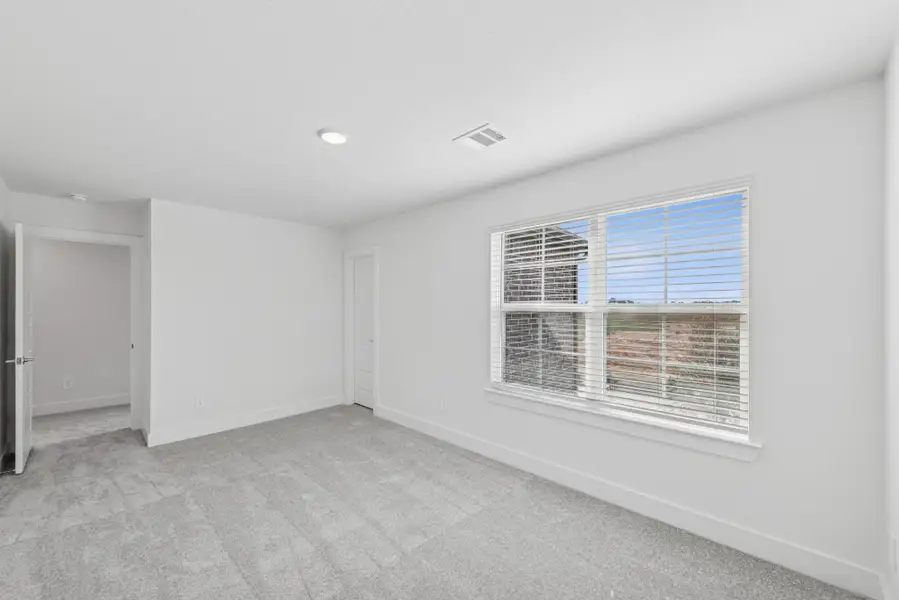 Spacious, unfurnished interior of a new home in Sorella, Tomball (Image 5). Spacious, unfurnished interior of a new home in Sorella, Tomball (Image 5).