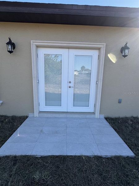 Exterior details and patio area of a home in , Okeechobee (Image 21).