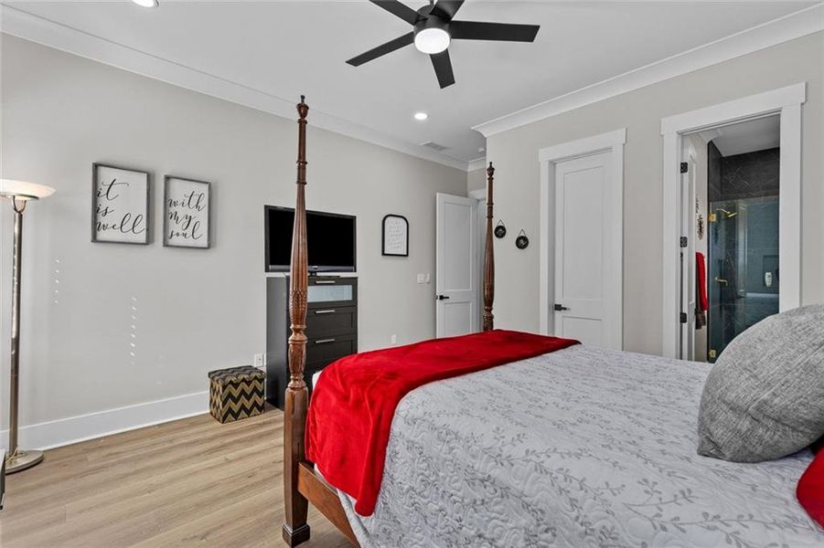 Furnished interior view inside a new home in , Bethlehem (Image 45).