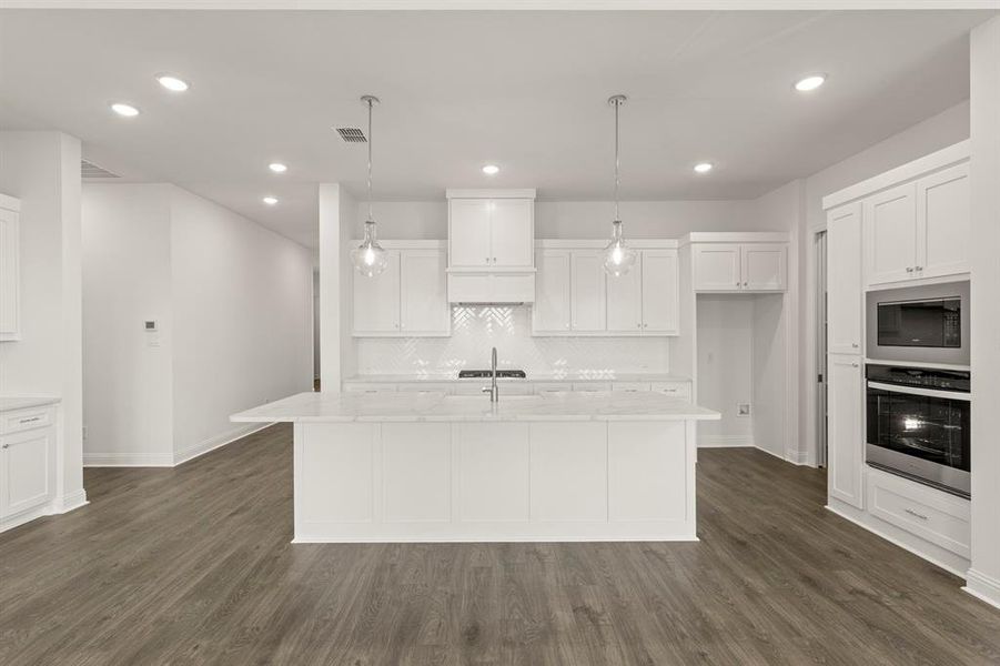 9320 Blooming Ivy - Kitchen