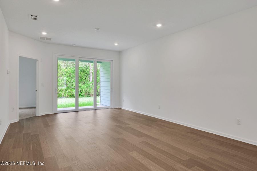 Spacious, unfurnished interior of a new home in The Hammock at Palm Harbor, Palm Coast (Image 26).