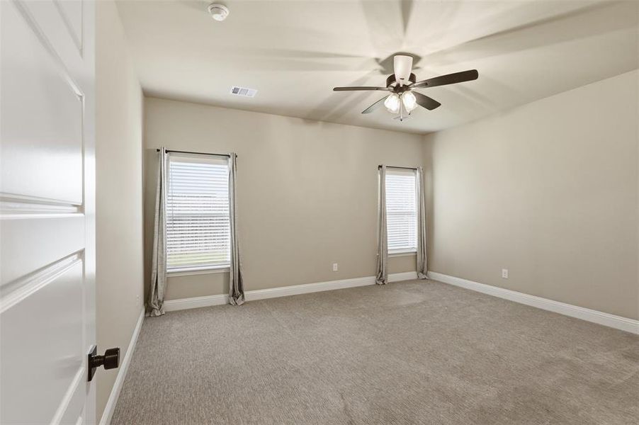 Spacious, unfurnished interior of a new home in , Saginaw (Image 23).