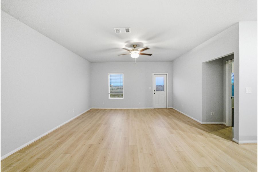 Spacious, unfurnished interior of a new home in Hunters Glen, Jarrell (Image 21). Spacious, unfurnished interior of a new home in Hunters Glen, Jarrell (Image 21).