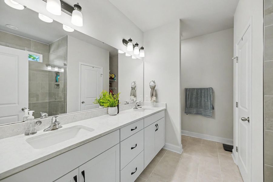 Furnished interior view inside a new home in , Manning (Image 13).
