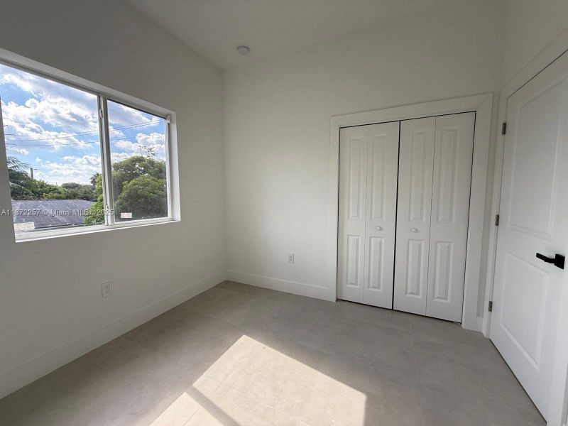 Spacious, unfurnished interior of a new home in , Fort Lauderdale (Image 7). Spacious, unfurnished interior of a new home in , Fort Lauderdale (Image 7).