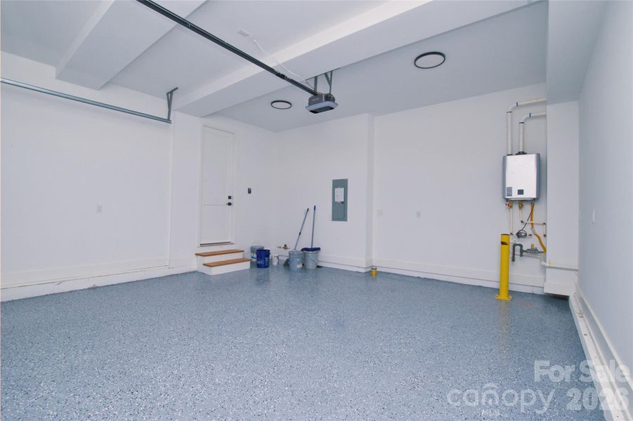 Spacious, unfurnished interior of a new home in , Charlotte (Image 28).