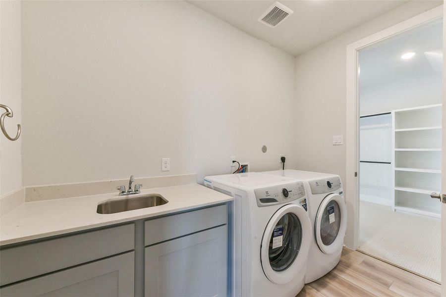 Furnished interior view inside a new home in Lago Mar, Texas City (Image 9). Furnished interior view inside a new home in Lago Mar, Texas City (Image 9).