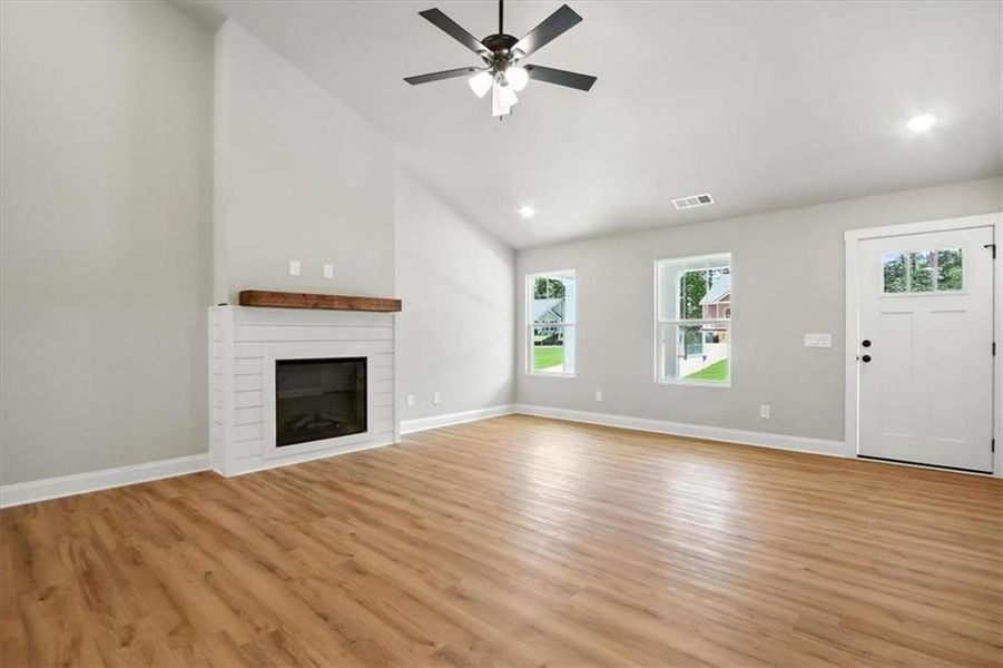 Spacious, unfurnished interior of a new home in , Hartwell (Image 43).