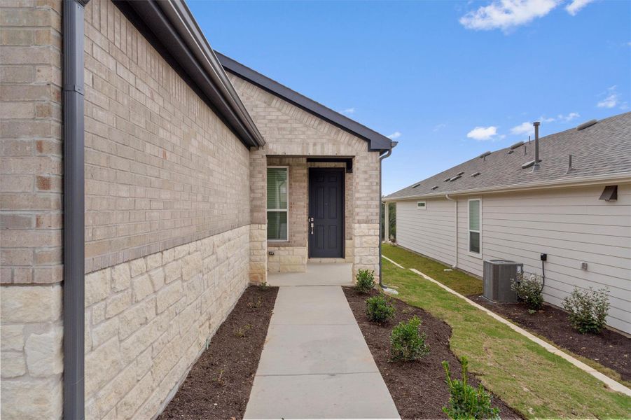 Exterior details and patio area of a home in Sun City Texas, Georgetown (Image 3).