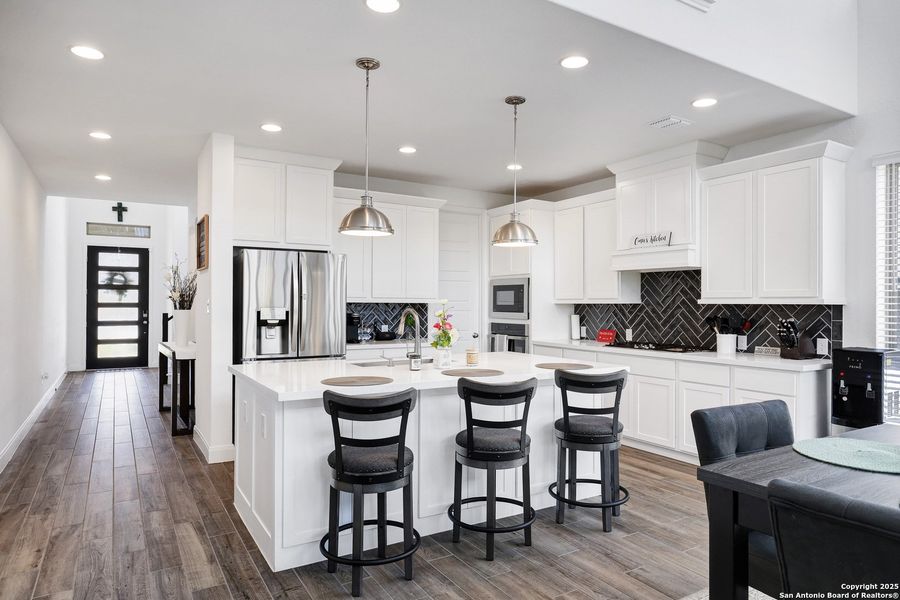 Furnished interior view inside a new home in Cibolo Canyons 50', San Antonio (Image 7). Furnished interior view inside a new home in Cibolo Canyons 50', San Antonio (Image 7).
