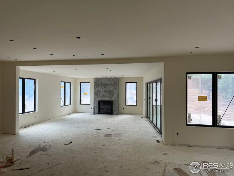 Spacious, unfurnished interior of a new home in , Boulder (Image 8).