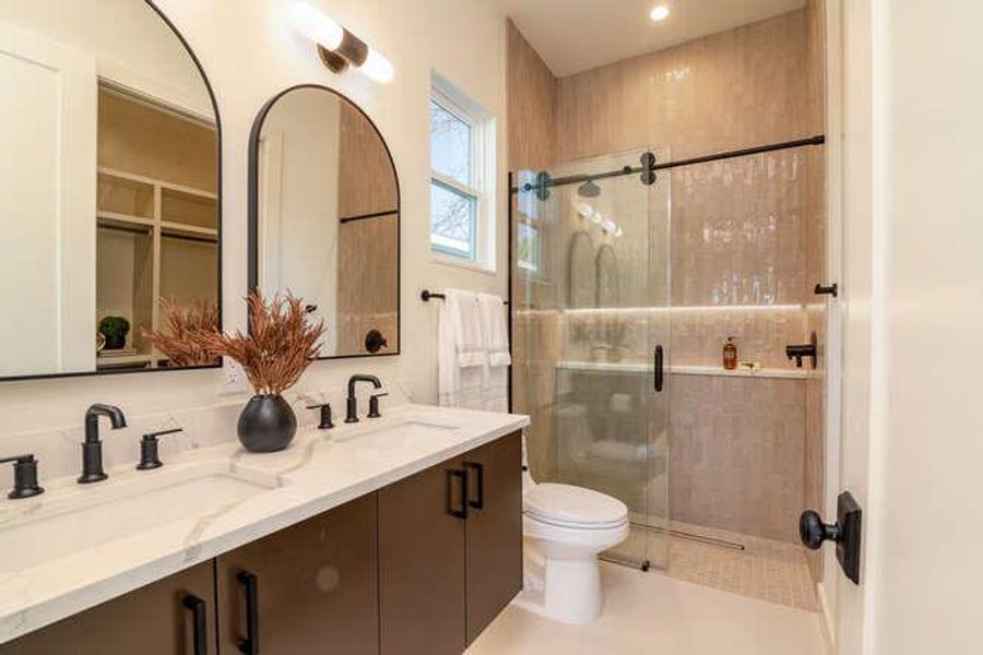 Downstairs Ensuite Downstairs Ensuite