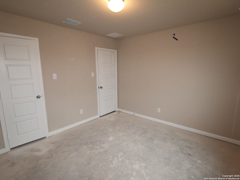 Spacious, unfurnished interior of a new home in Greenspoint Heights, Seguin (Image 30).